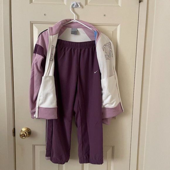 NWOT Nike Tracksuit Jacket and Capri Pant Set Size Youth 14 (or Ladies XS) - Picture 3 of 11